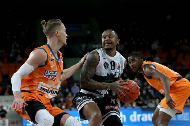 在网络平台 在网络平台