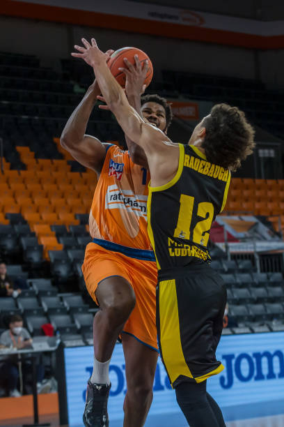 合作关系的 合作关系的